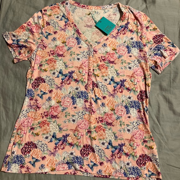 Posh Peanut Women’s Large Pajama Top NEW - Picture 1 of 3